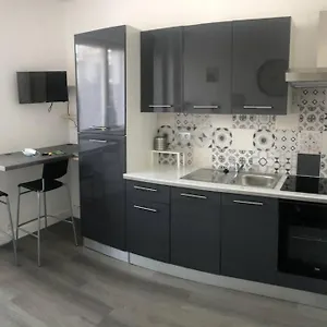 Yannadal/studio Cosy Avec Vraie Cuisine à Recouvrance/ Proche Tram/bus Et Proximité Avec L'arsenal , Brest France